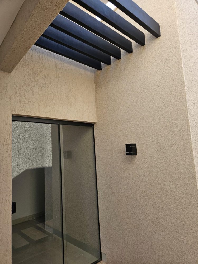 1b103796-11c1-45bb-9174-fb5693fb3f76