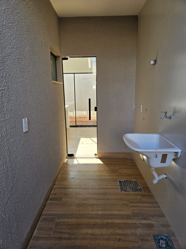 ea94a3df-a200-4015-abb2-3d99ada739f7