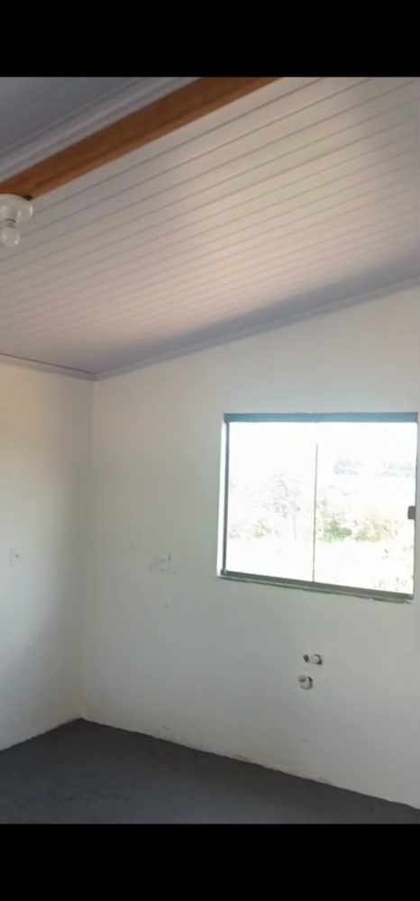 1000857438