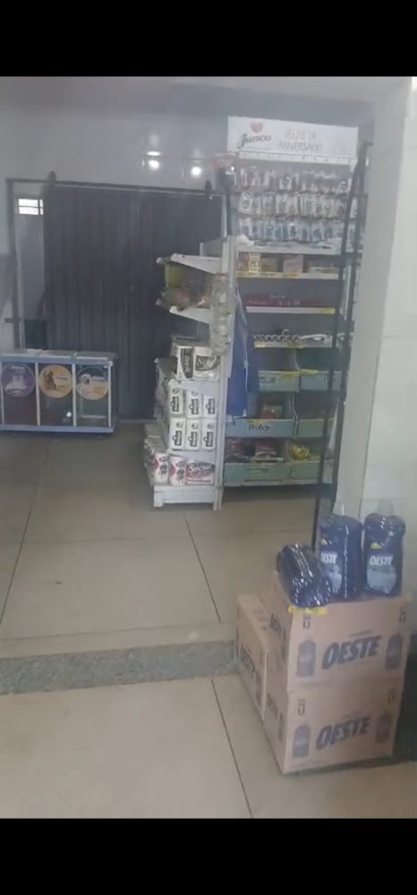 1000868738